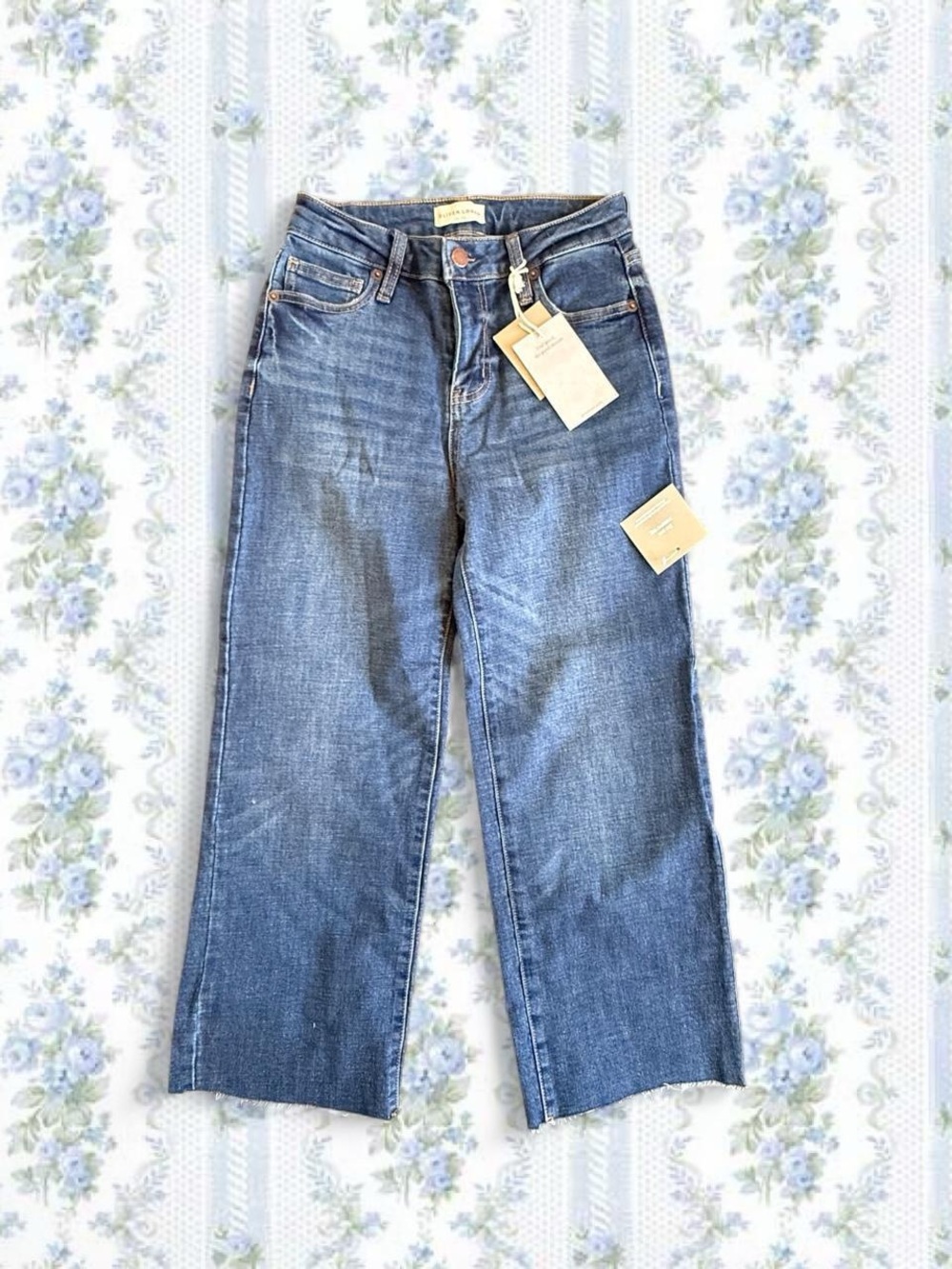 Straight-Leg Women's Jeans in Medium Blue - Timeless Denim